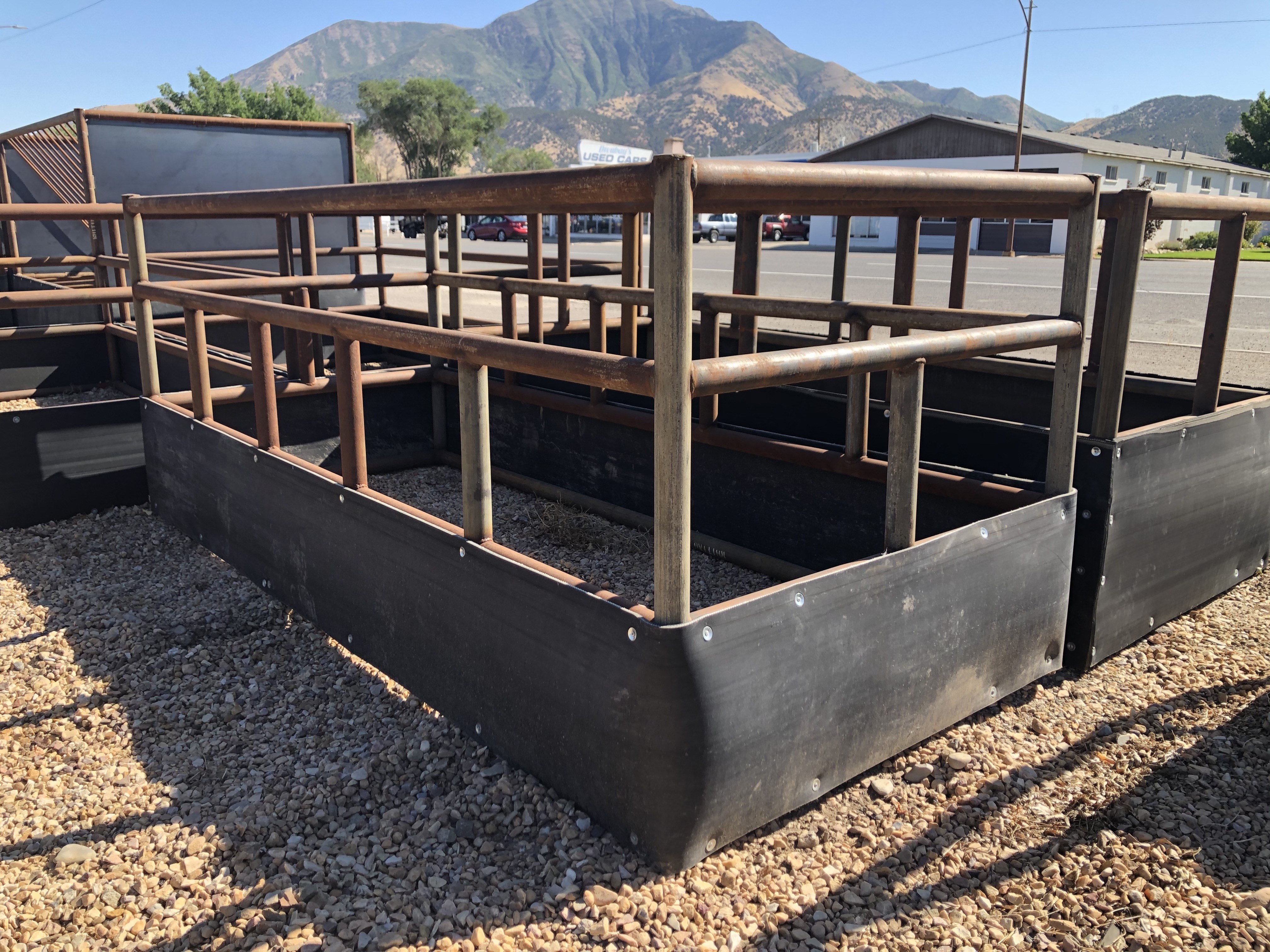 MCE 4' x 4' x 10' Manger Box Feeder with 24" belting