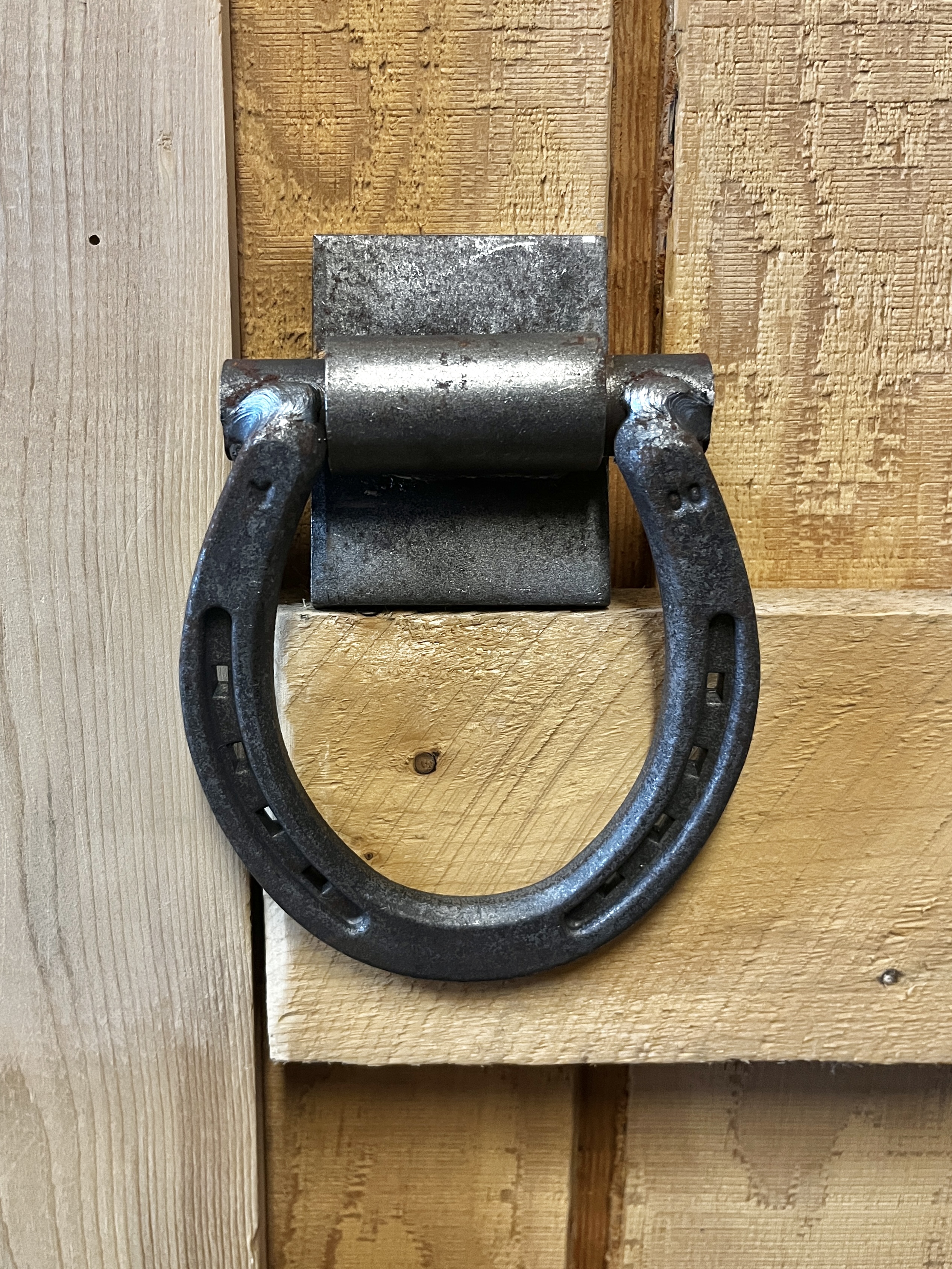 Horseshoe Stall Tie Down